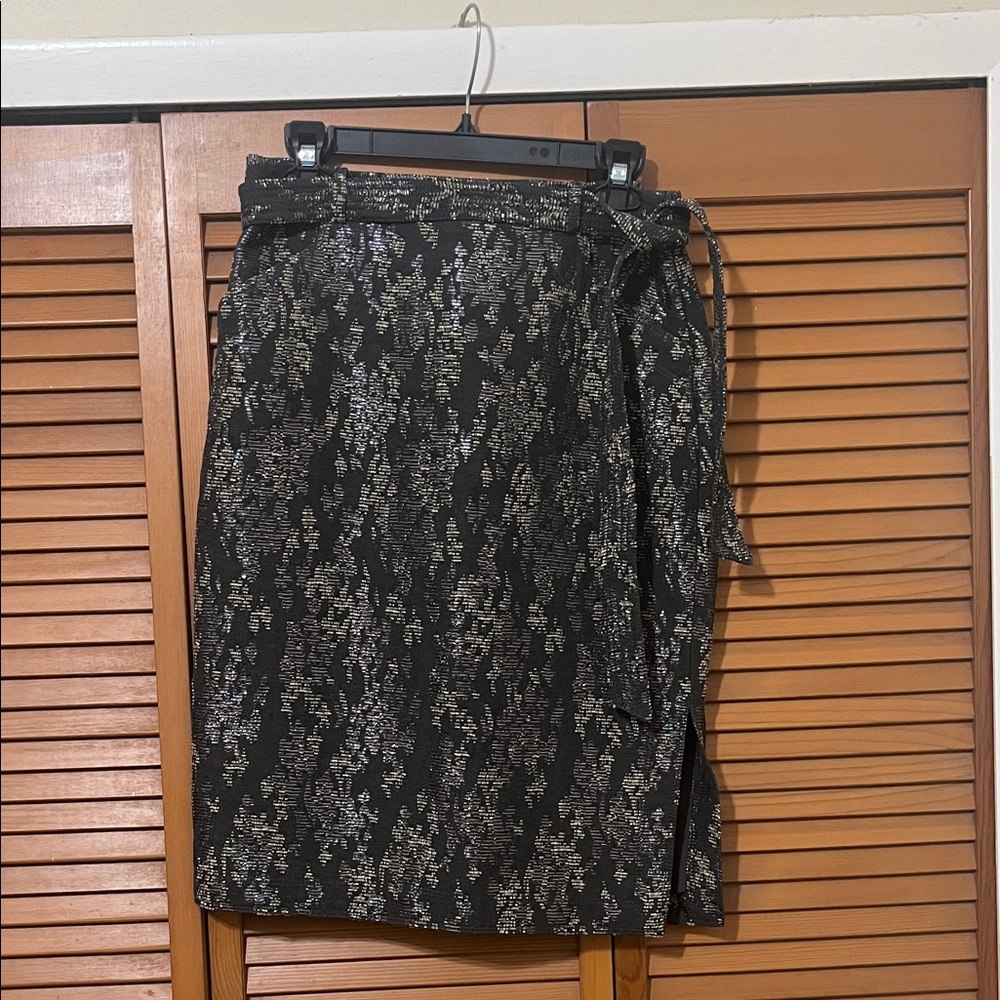 Banana Republic Black and Silver Patterned Pencil Skirt